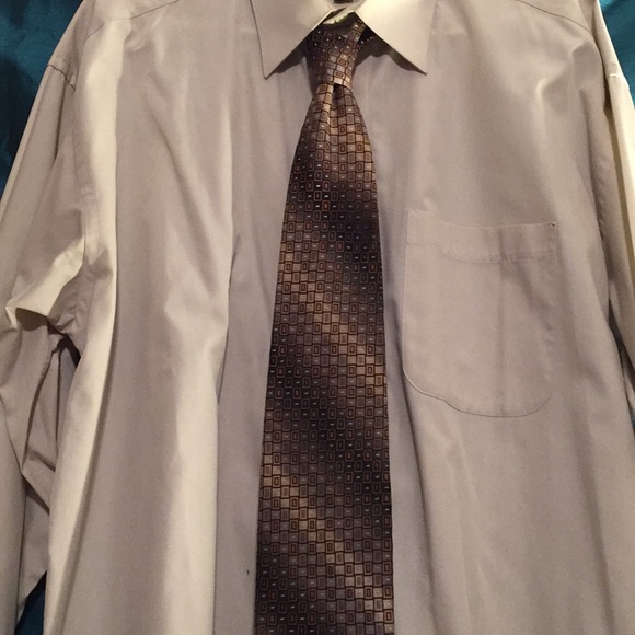 Men’s long sleeve dress shirt and tie combo - Picture 2 of 2